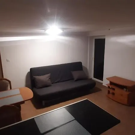 Goscinne Kurza Zagroda *