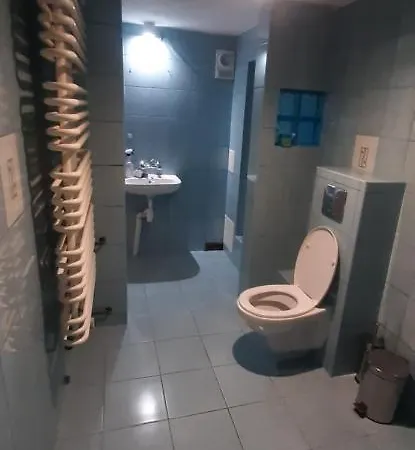 Goscinne Kurza Zagroda *