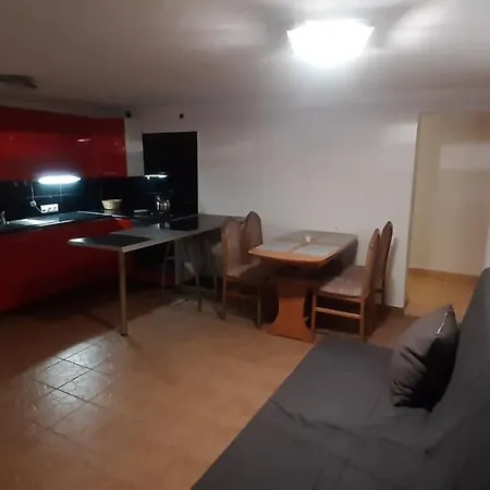 Goscinne Kurza Zagroda *