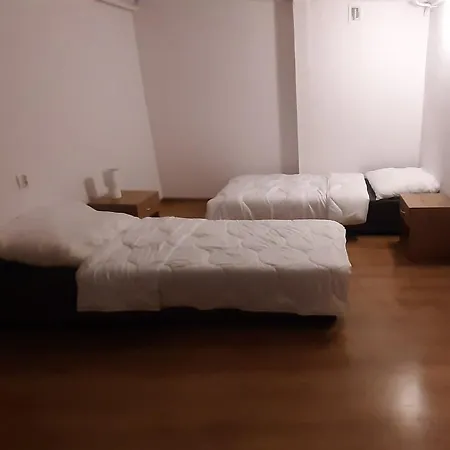 Goscinne Kurza Zagroda Еленя-Гура