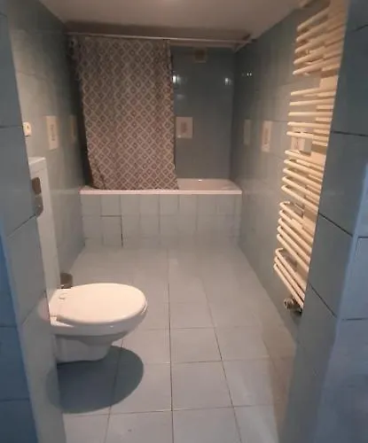 Goscinne Kurza Zagroda * 耶莱尼亚古拉