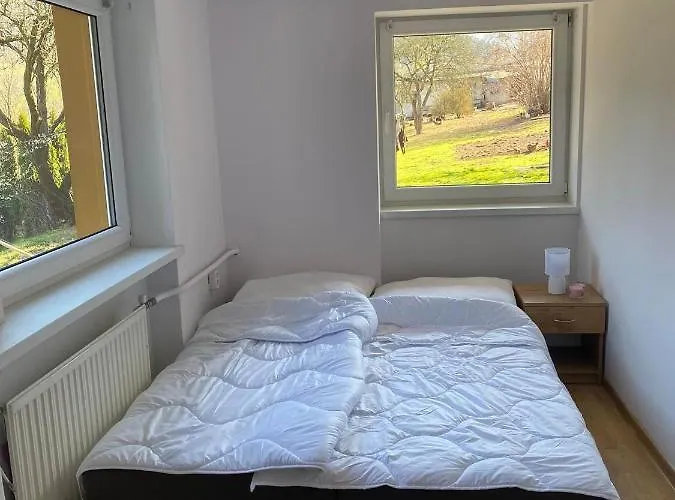 Goscinne Kurza Zagroda * 耶莱尼亚古拉